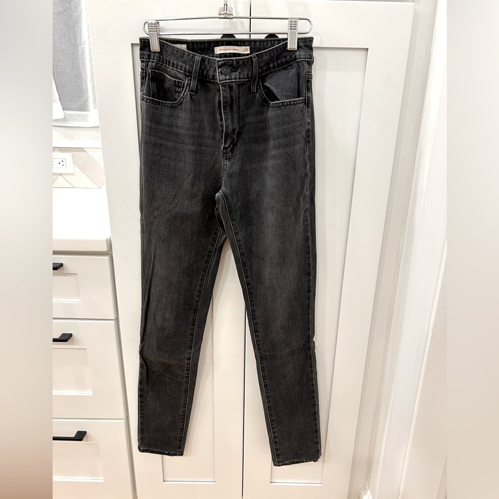 Black Levi’s 72 High Rise Skinny Jeans